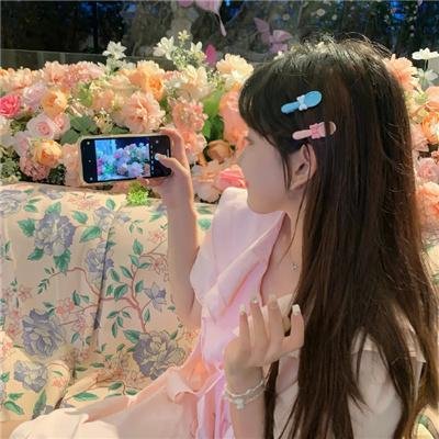目露凶光